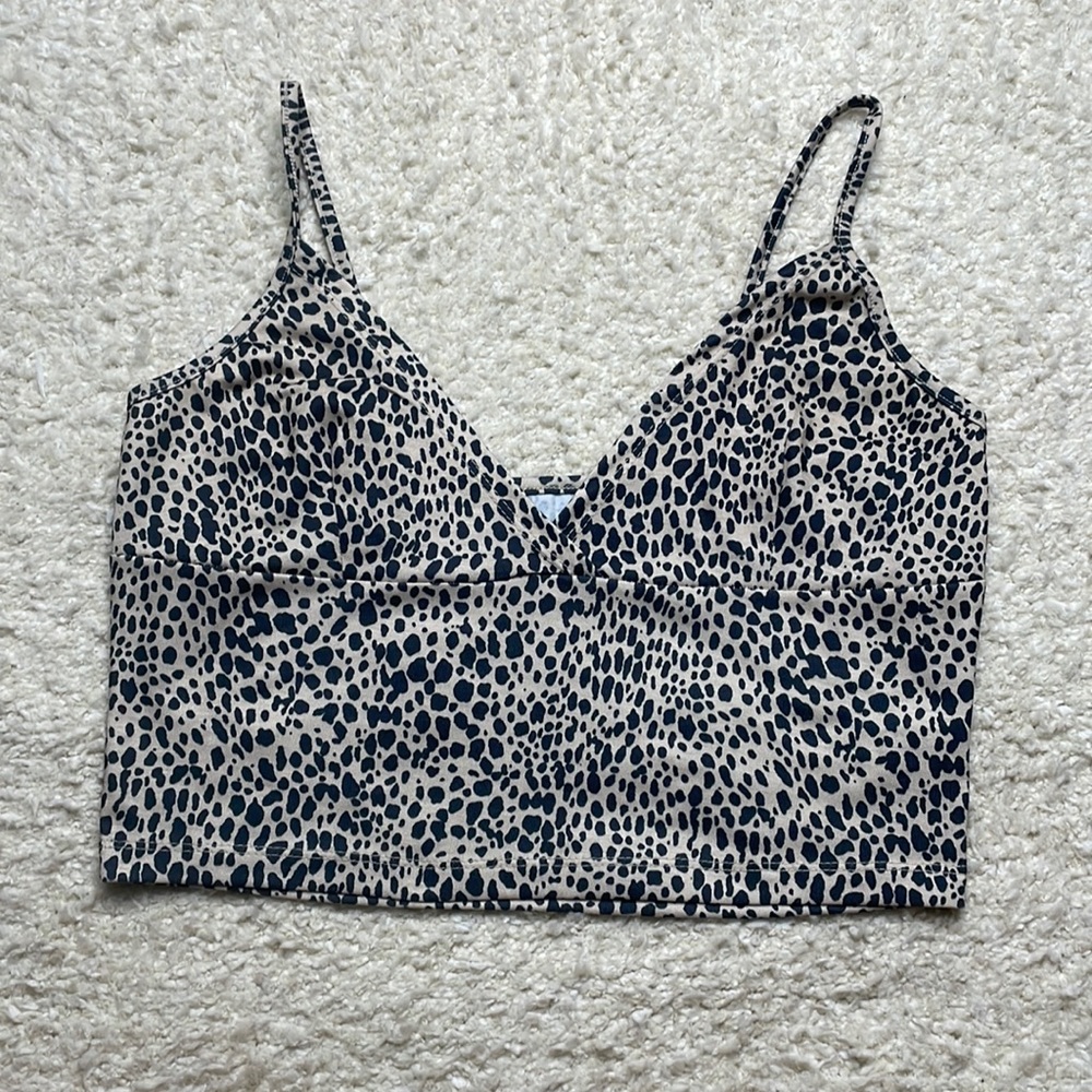 NWT Shein Crop Top Dalmatian Animal Print Lightweight Size M US 6